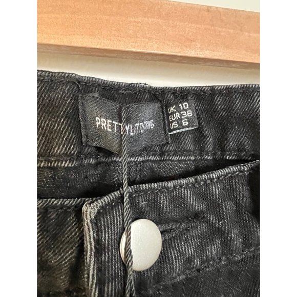 NWT PrettyLittleThings Black Mom Jean w/Fringe - Size 10 - Picture 7 of 7